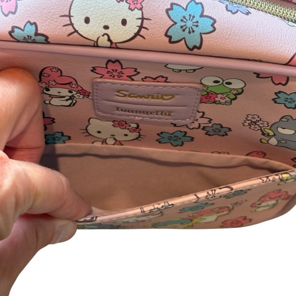 Loungefly Hello Kitty And Friends Floral Crossbody Bag Sanrio NWOT - Picture 3 of 10